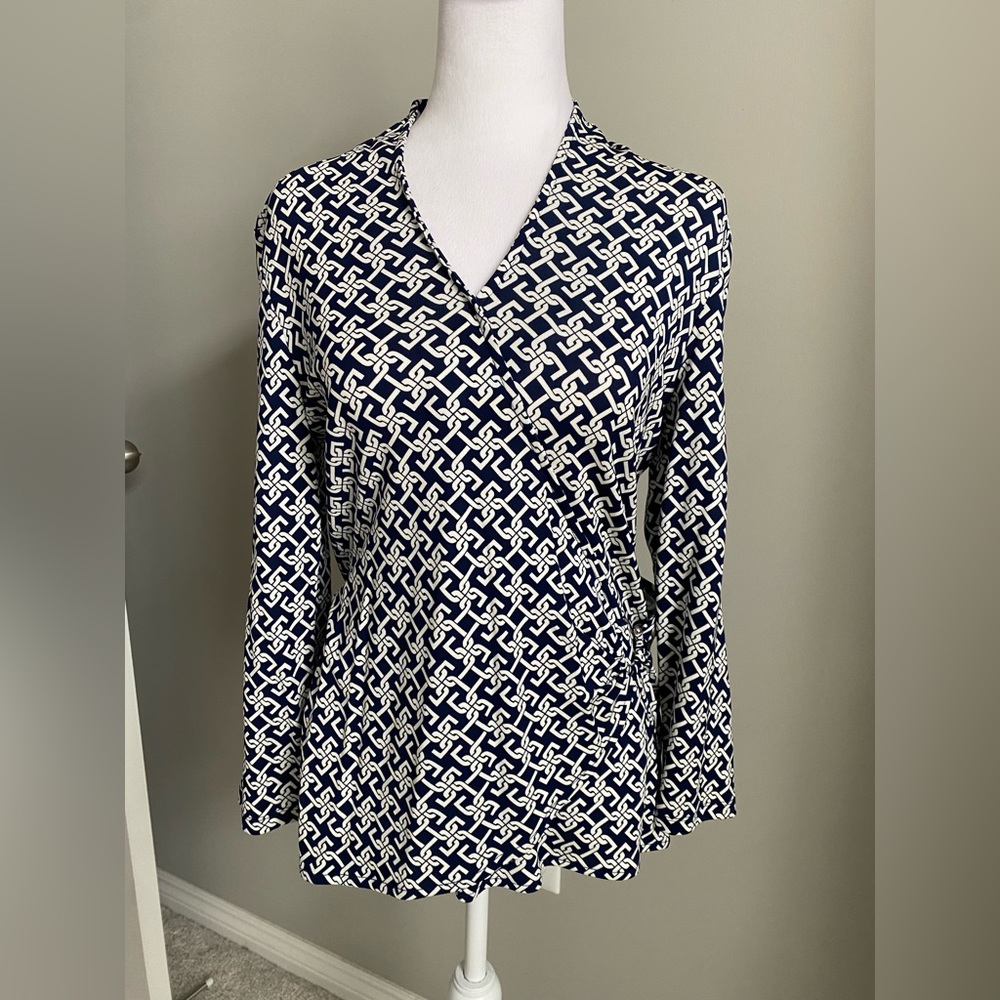 Talbots Navy & White Geometric 3/4 Sleeve Stretch Wrap Blouse